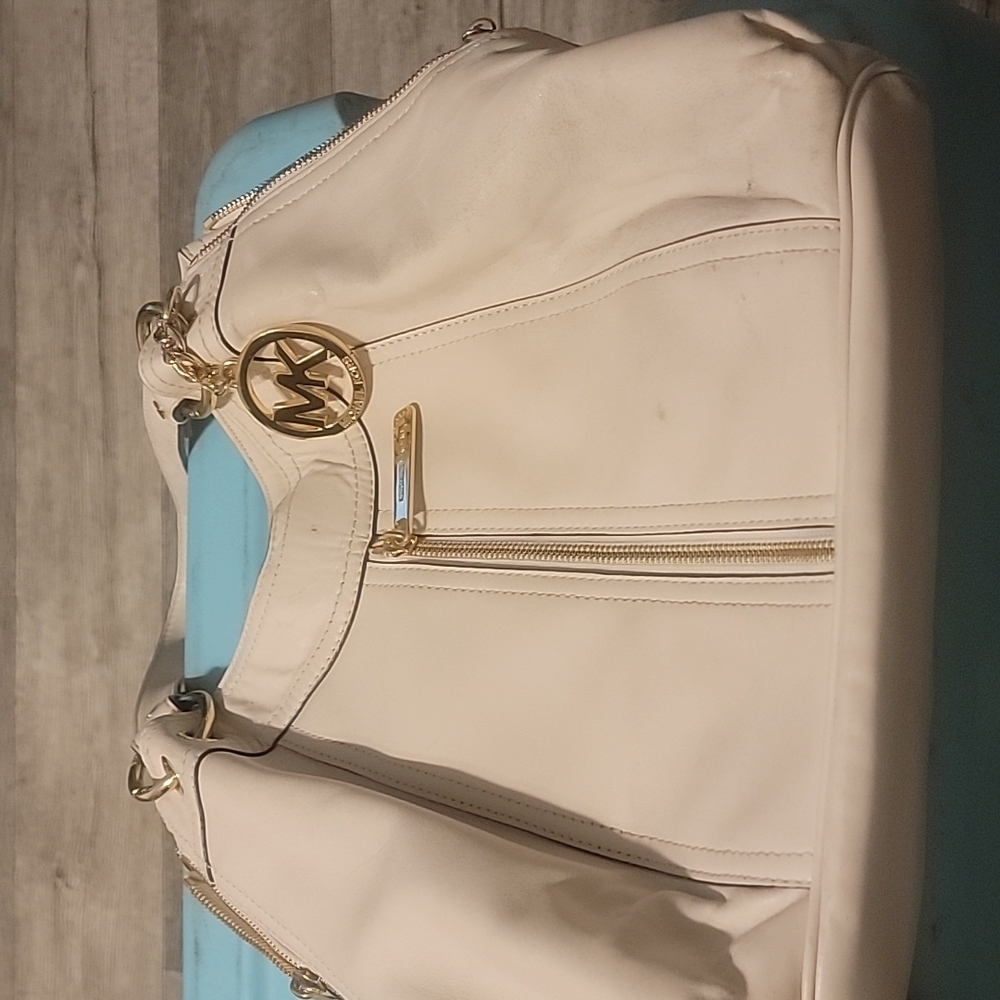 Micheal  kors used purse and wallet